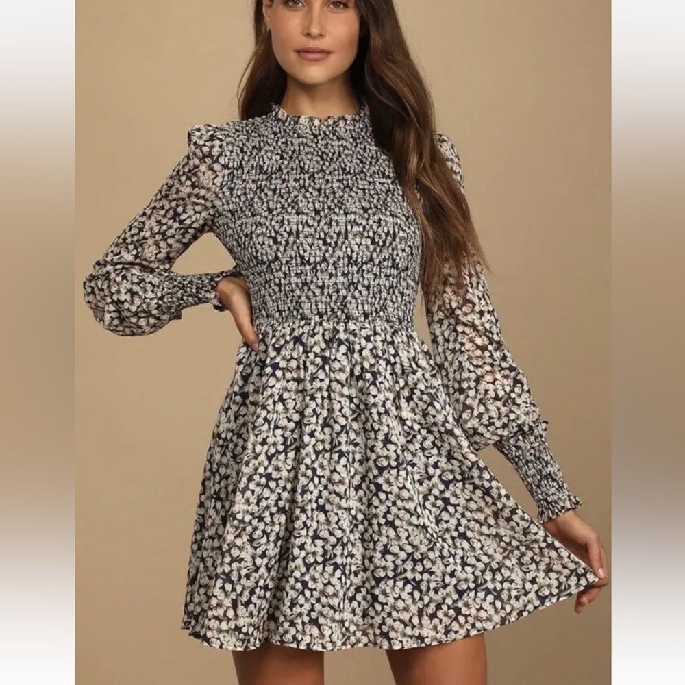 NWOT LuLu’s  Navy Blue Floral Print Smocked Skater Dress (size small)